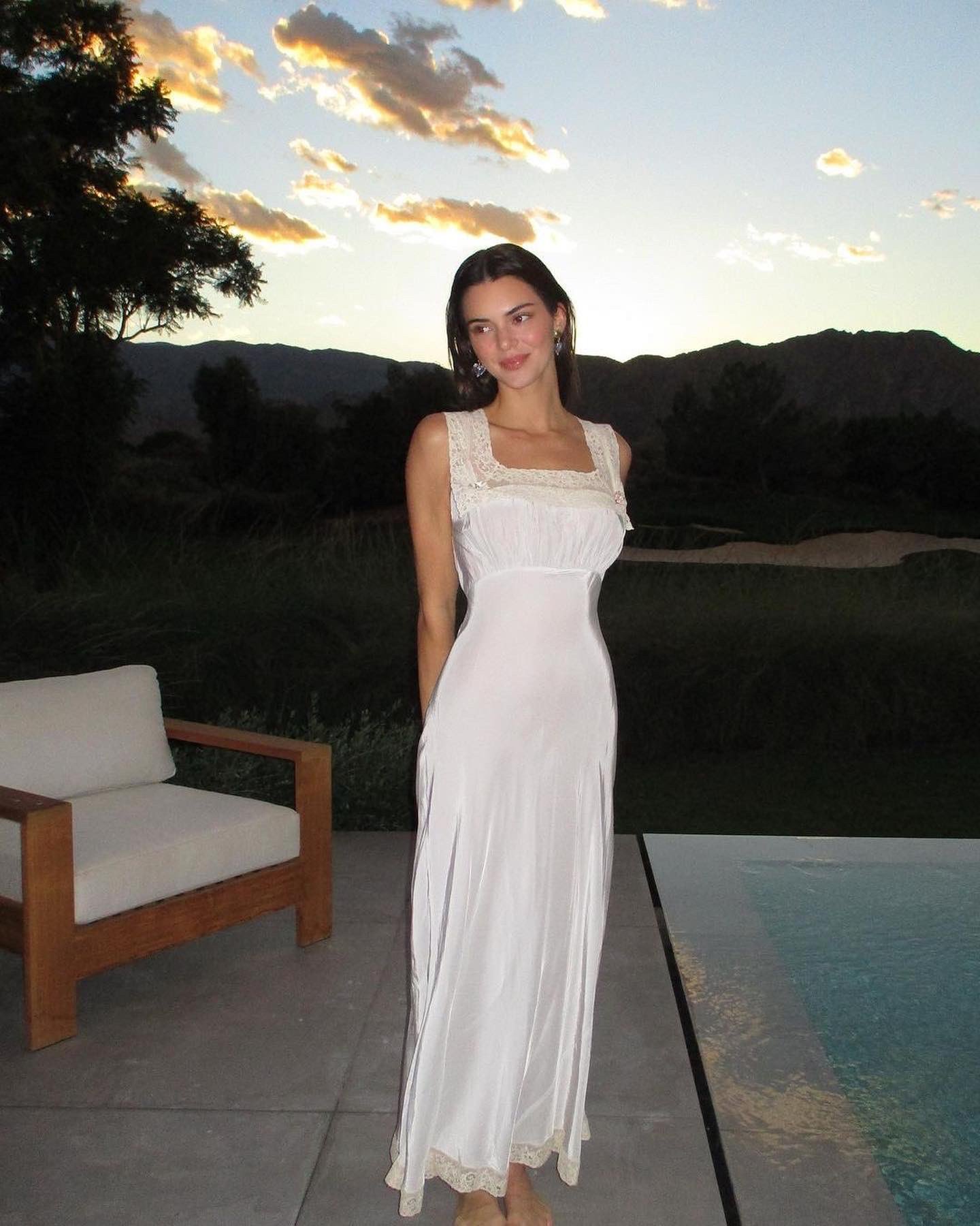 Kendall Jenner wears a vintage dress from sororité.