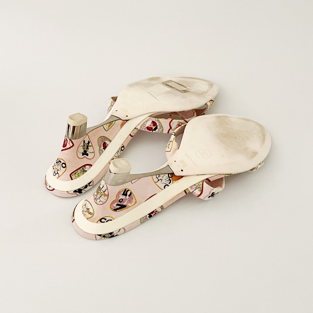 Chanel Spring 2006 Iconic Hearts Sandal Kitten Heels (US 7.5 - 8 / IT 38.5)  — sororité.