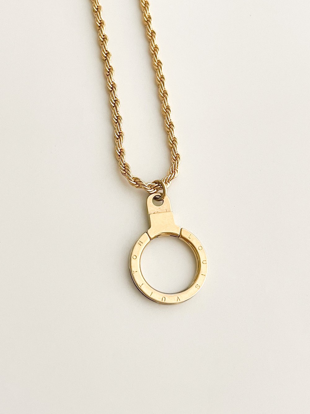 louis vuitton circle necklace