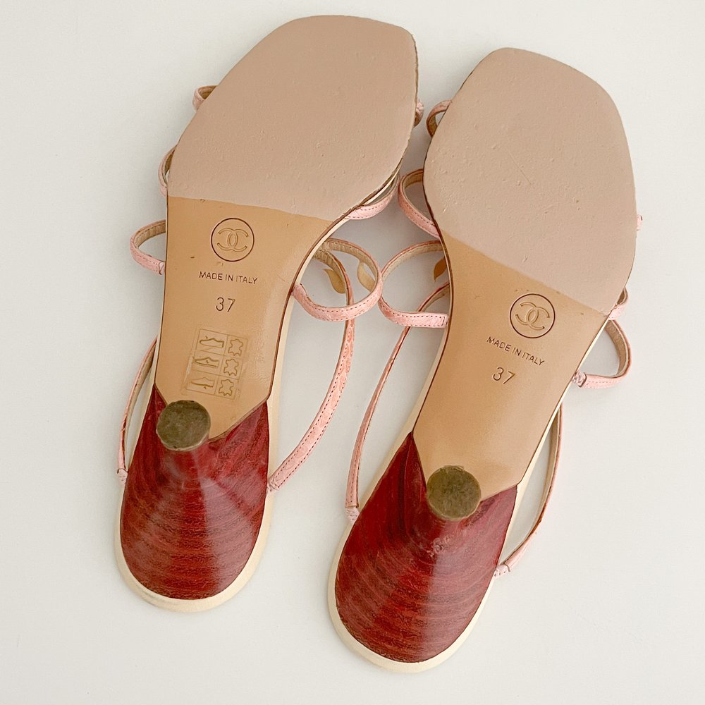 Chanel, Coral pink patent leather sandals - Unique Designer Pieces