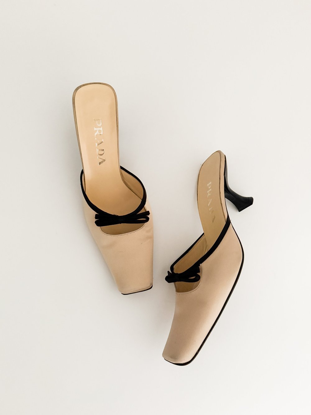 靴 Prada Leather Mule 37 Replaced Heels Prada Vintage Cream & Black Satin Bow Mule Heels (US 7 / IT 37