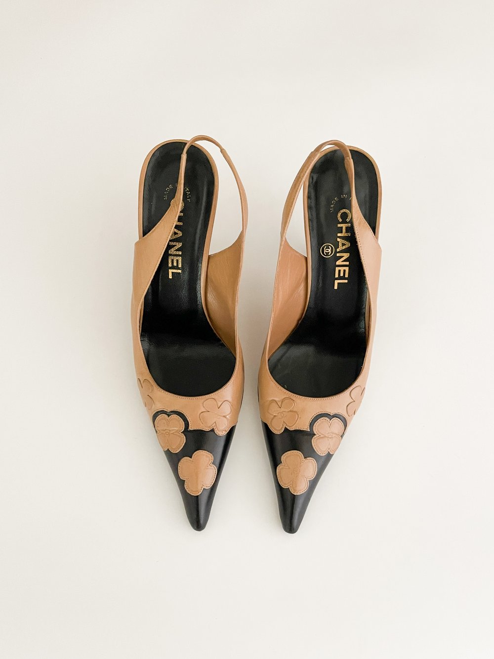 Chanel CC Tan & Black Leather Slingback Heels (US 8 / IT 38.5) — sororité.