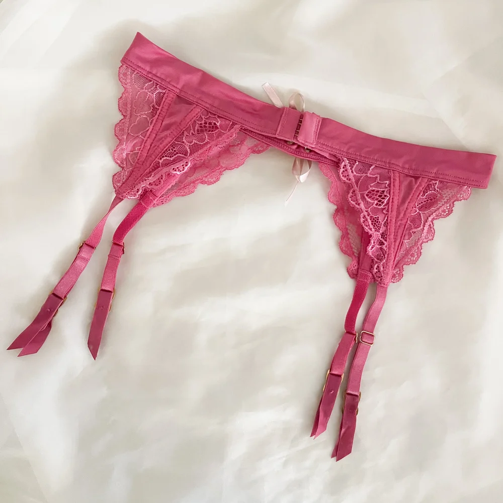 light pink garter belt Fleur Du Mal Satin Garter Belt | Pink main image 0