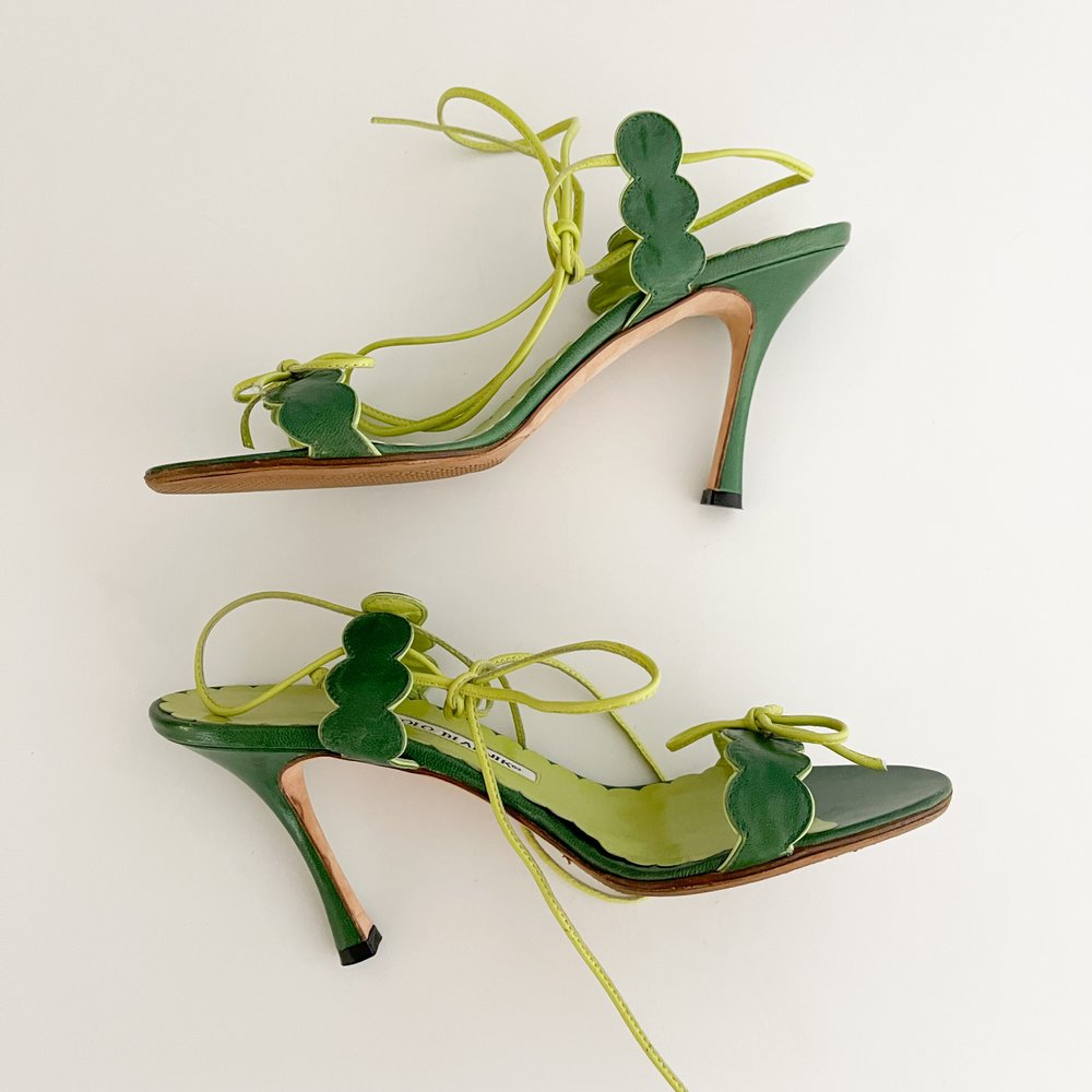 Manolo Blahnik Two-Tone Green Bow Ankle Strap Sandal Heels Manolo Blahnik Two-Tone Green Bow Ankle Strap Sandal Heels