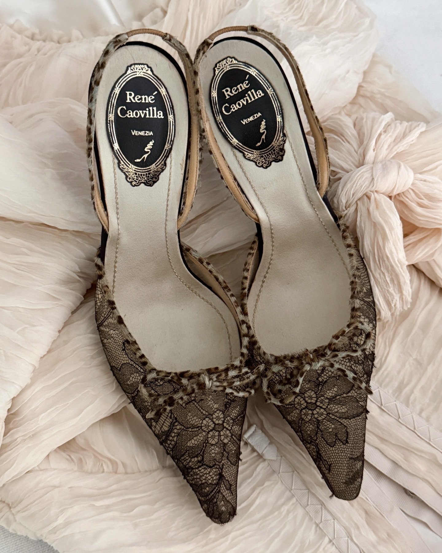 Leopard, lace &amp; leather 🐾 Which pair of vintage &amp; designer shoes is your favorite? The sororit&eacute; apr&egrave;s-ski collection releases online this Friday, February 6th at 2:00 P.M. EST / 11:00 A.M. PST.