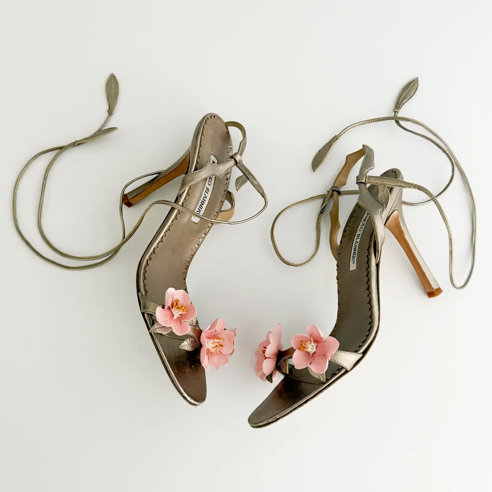 MANOLO BLAHNIK フラワー装飾ヒールサンダル Manolo Blahnik Sakura