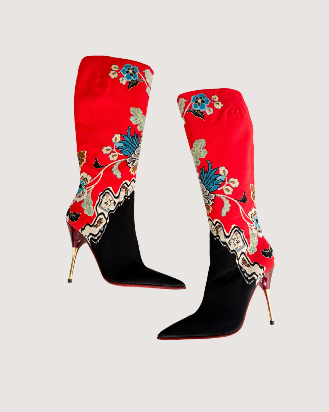 Manolo Blahnik Black Floral Embroidered Mule Heels (US 8 Manolo Blahnik Black Floral Embroidered Mule Heels (US 8