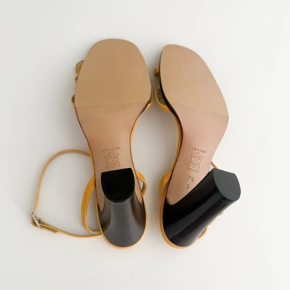 BOTTEGA VENETA パデッド　イエロー　ミュール BOTTEGA VENETA DOT ANKLE STRAP STRING NEW SEASON PARLOUR X