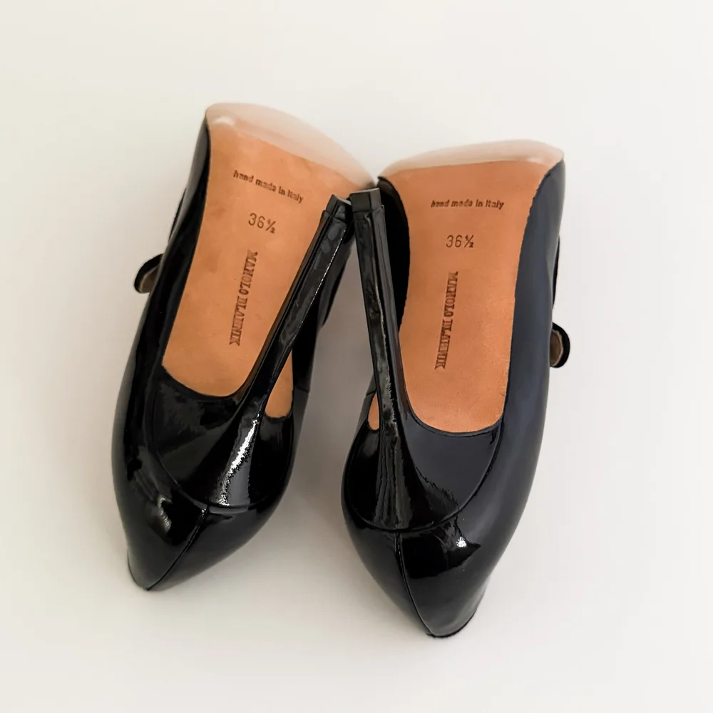 マロノブラニク　メリージェーン　パテント36 Manolo Blahnik Iconic Black Patent Leather Mary Jane Heels (IT