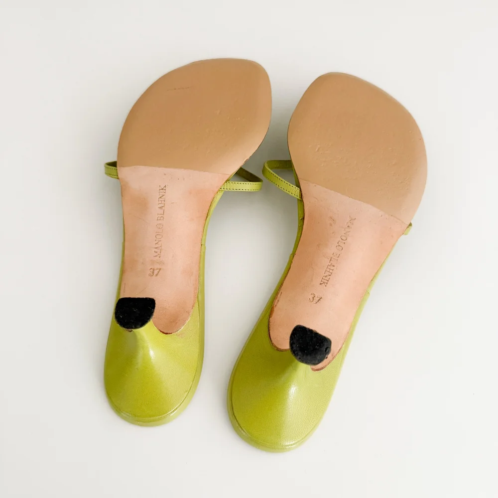 Manolo Blahnik Green Pearlescent Shell Thong Kitten Sandal Heels