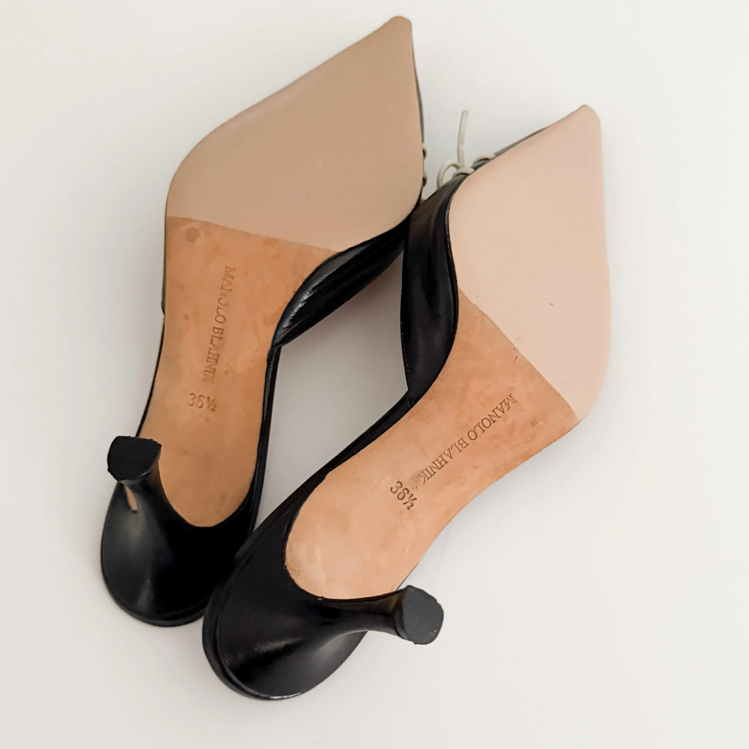 Manolo Blahnik (36.5) ヒール Manolo Blahnik Black Leather Ankle Strap Heels (IT 36.5