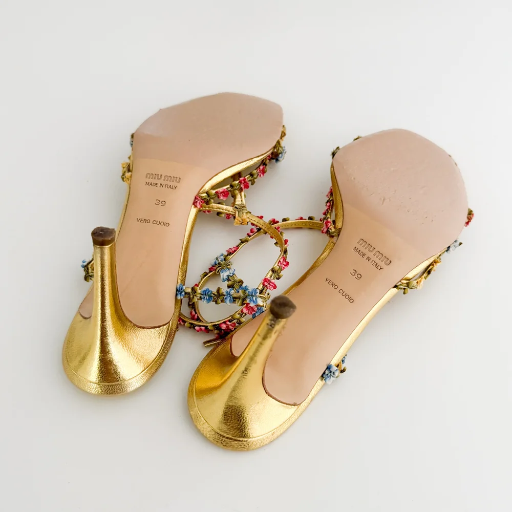 MIU MIU ハイヒール ベージュ 6464 Miu Miu 70mm chain-strap Pumps | Neutrals | FARFETCH