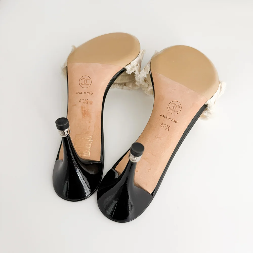 靴 Vintage Chanel CC bow heels 39 1/2 Chanel Iconic 