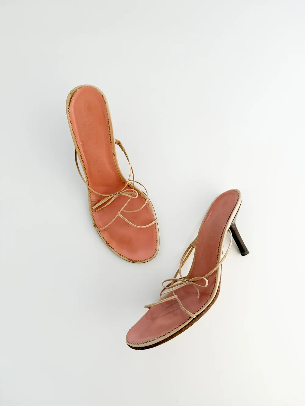 希少✨GUCCI Ostrich Cross Woven Sandals 希少✨GUCCI Ostrich Cross Woven Sandals