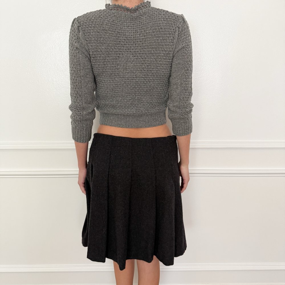 Burberry Gray Wool Pleated Buckled Skirt (Large) — sororité. Burberry Gray Wool Pleated Buckled Skirt (Large) — sororité.