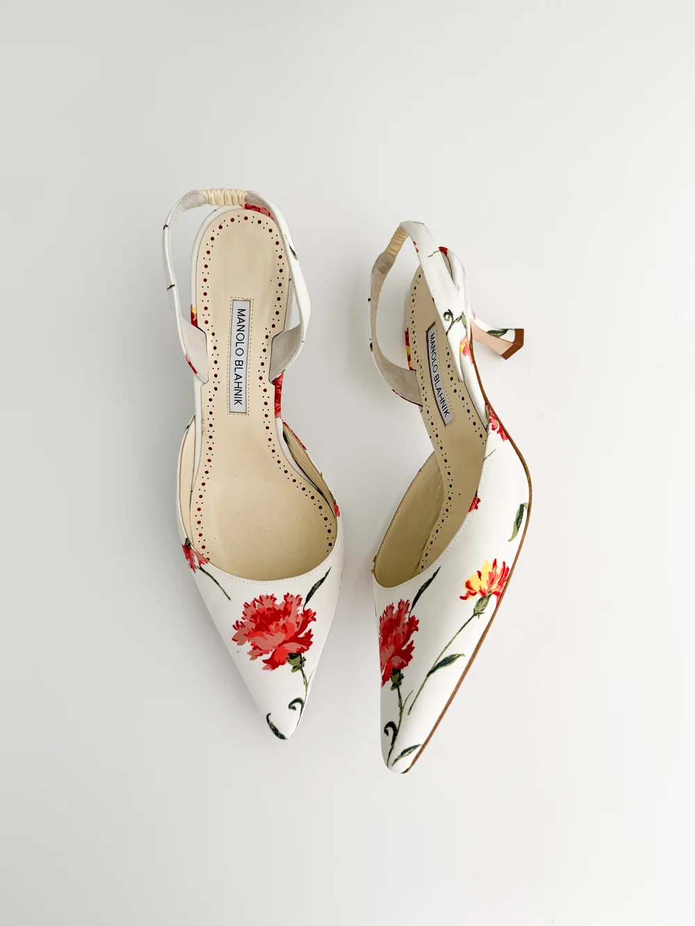 MANOLO BLAHNIK フラワー装飾ヒールサンダル マノロ ブラニク“花々咲き誇る”ミュール＆足首ストラップ付き