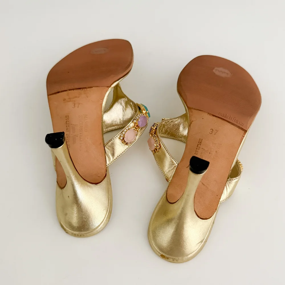 Sandales Manolo Blahnik à Talons Hauts - Modèle T-strap Beige Lin, Taille 37 Neuve