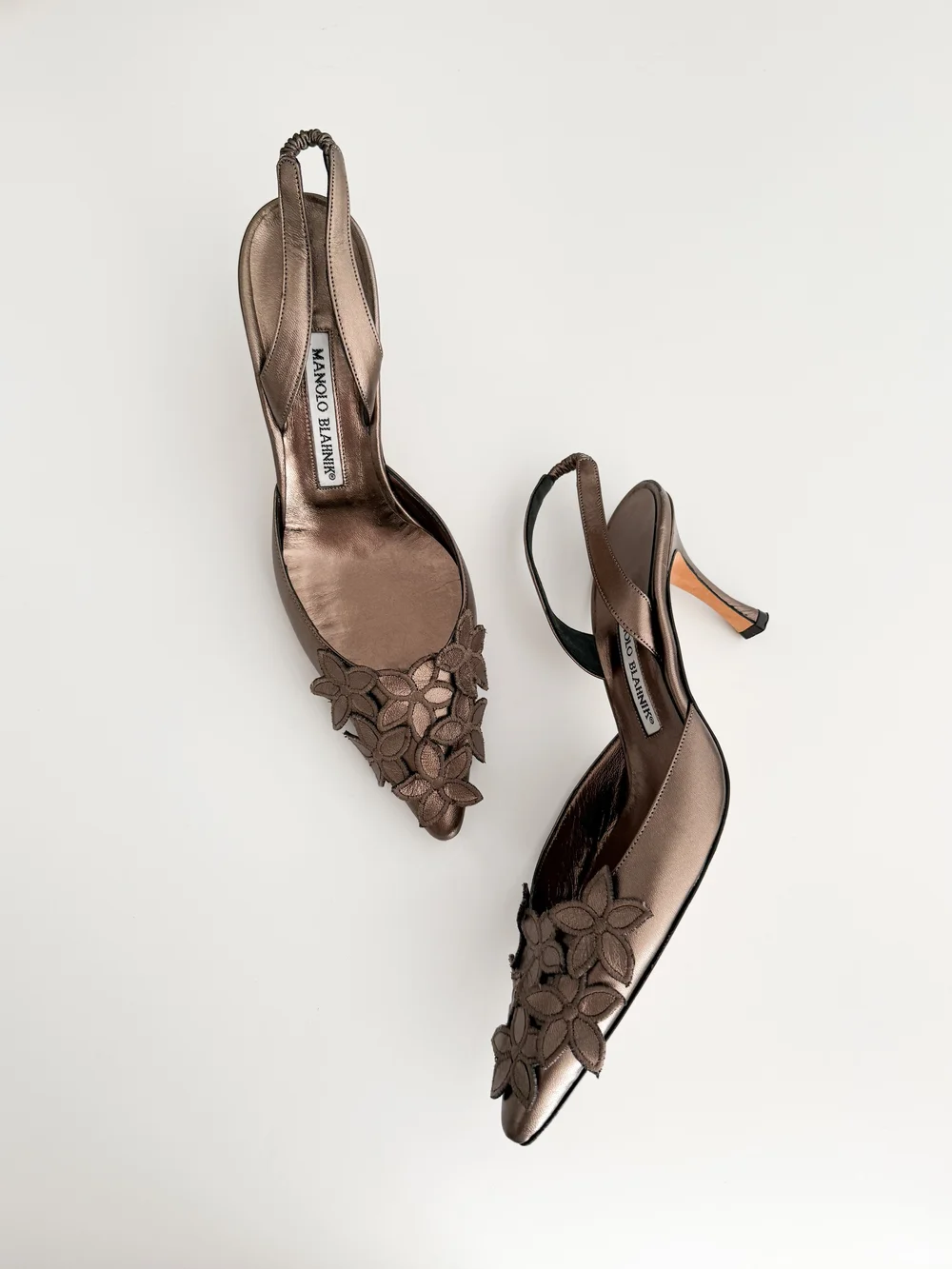 靴 MANOLO BLAHNIK 37 靴 MANOLO BLAHNIK 37 MANOLO BLAHNIK 37 Metallic Gold and Red