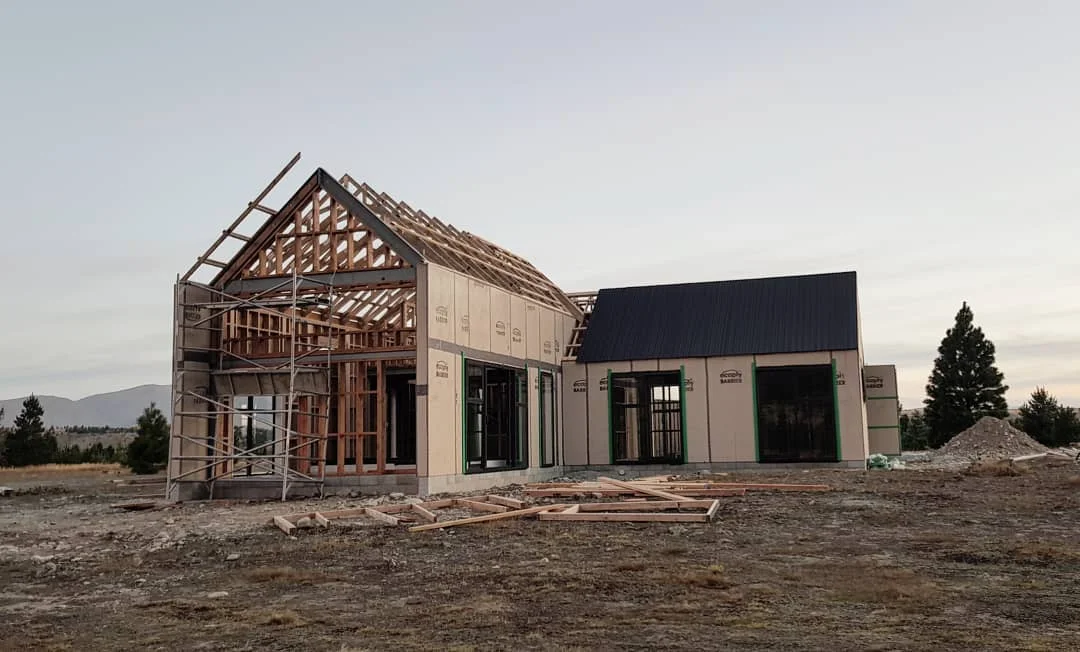 Progress 2nd February 2019. 90% of doors and windows in, half the roof on. Kitchen ordered, cladding on its way. The following week requires a sign off on the front engineering so it can be closed in, plumbing, wiring and cladding to arrive.