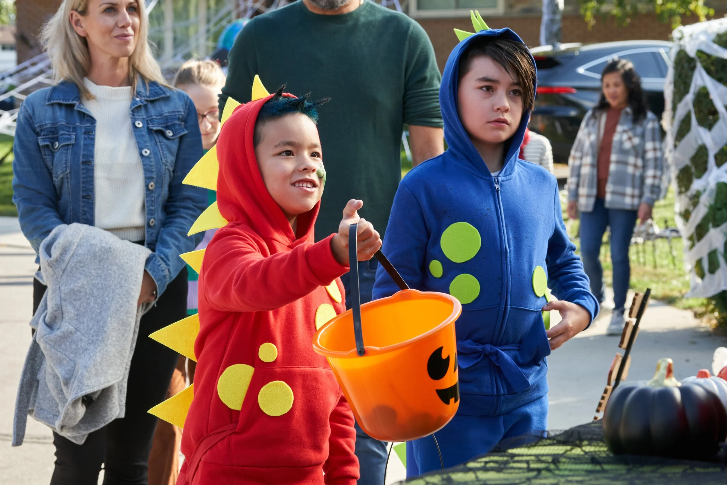 Trick or treaters (played by Mateo and Nico Phung) in a scene from RUN THE BURBS S3_RTB3_Blk2_D11_Ep306_IW_0136_credit Ian Watson.jpeg