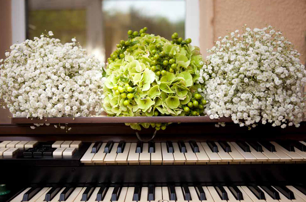 3_Killaloe_wedding_Seasonal_Flowers.jpg