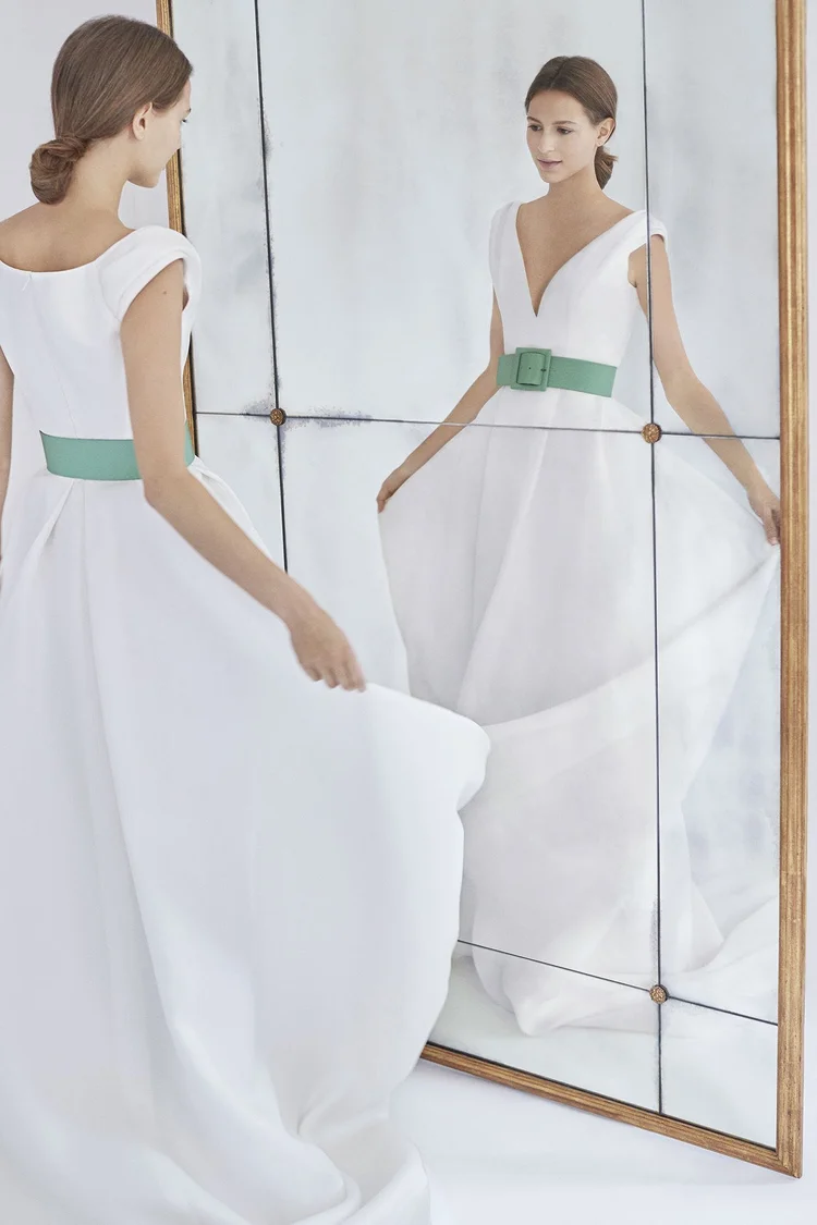 Grace - Carolina Herrera Bridal Gown size 10 — Second City Bride display picture 3