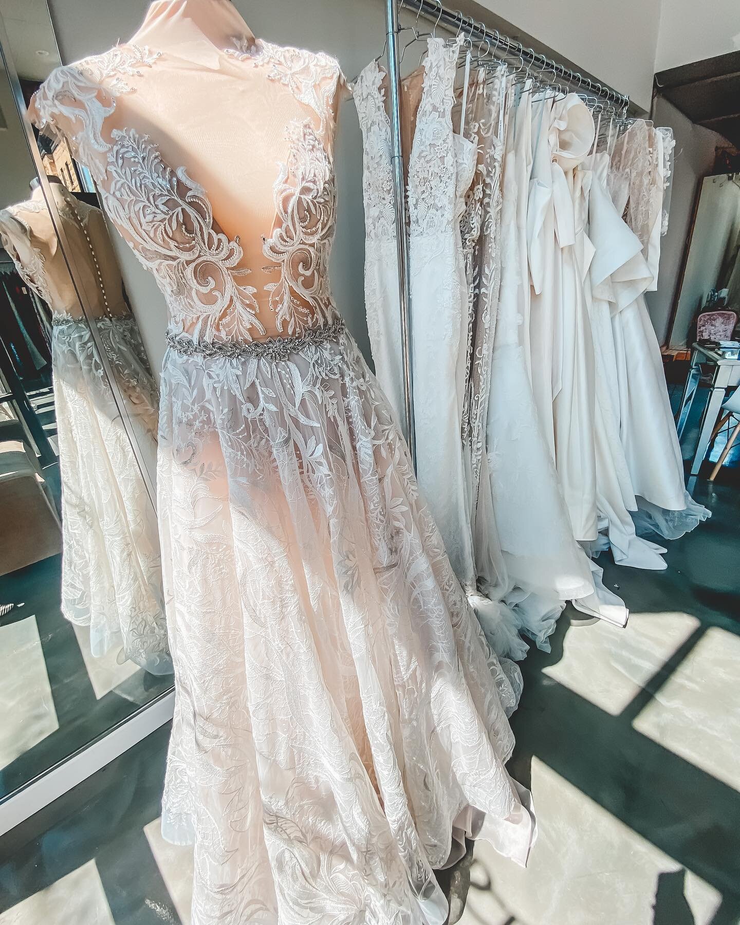 Come see what&rsquo;s new from @berta @peterlangner &amp; more! Up to 30% continues through the end of Summer ☀️
.
.
.
#secondcitybride #chicagobride #chicagowedding #2022wedding #2023wedding #offtherack #microwedding #weddinginspiration #designersam