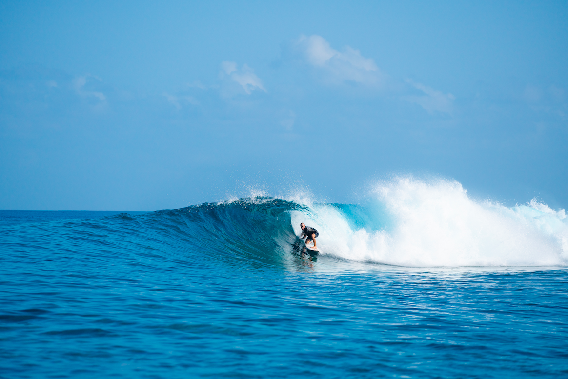 Surf Perfect Barrels Maldives.png