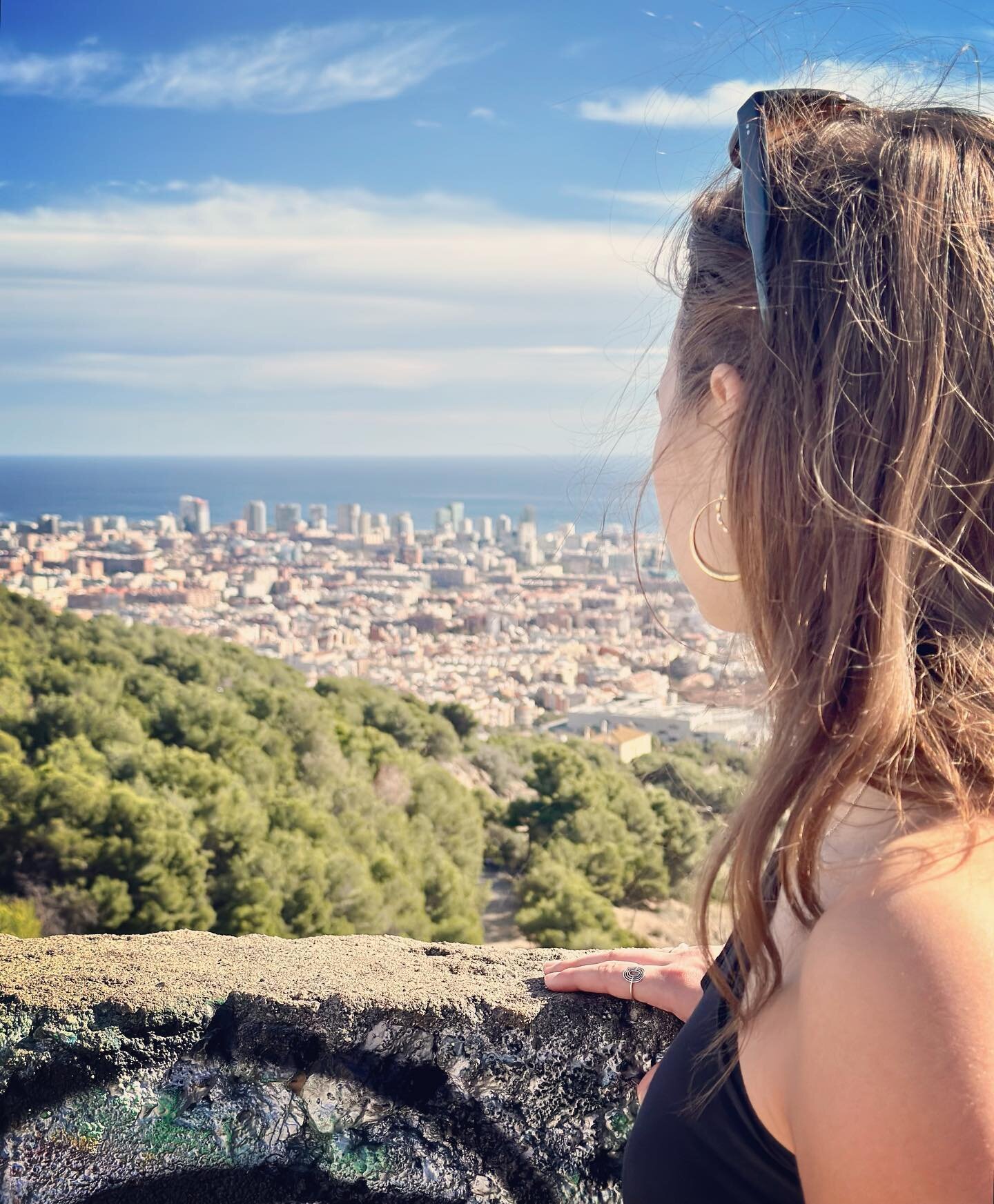 A natural habitat for a mountain lover - the top! 
@leah.seifert05 
#mountainlover #barcelona #takemetothetop #horizon