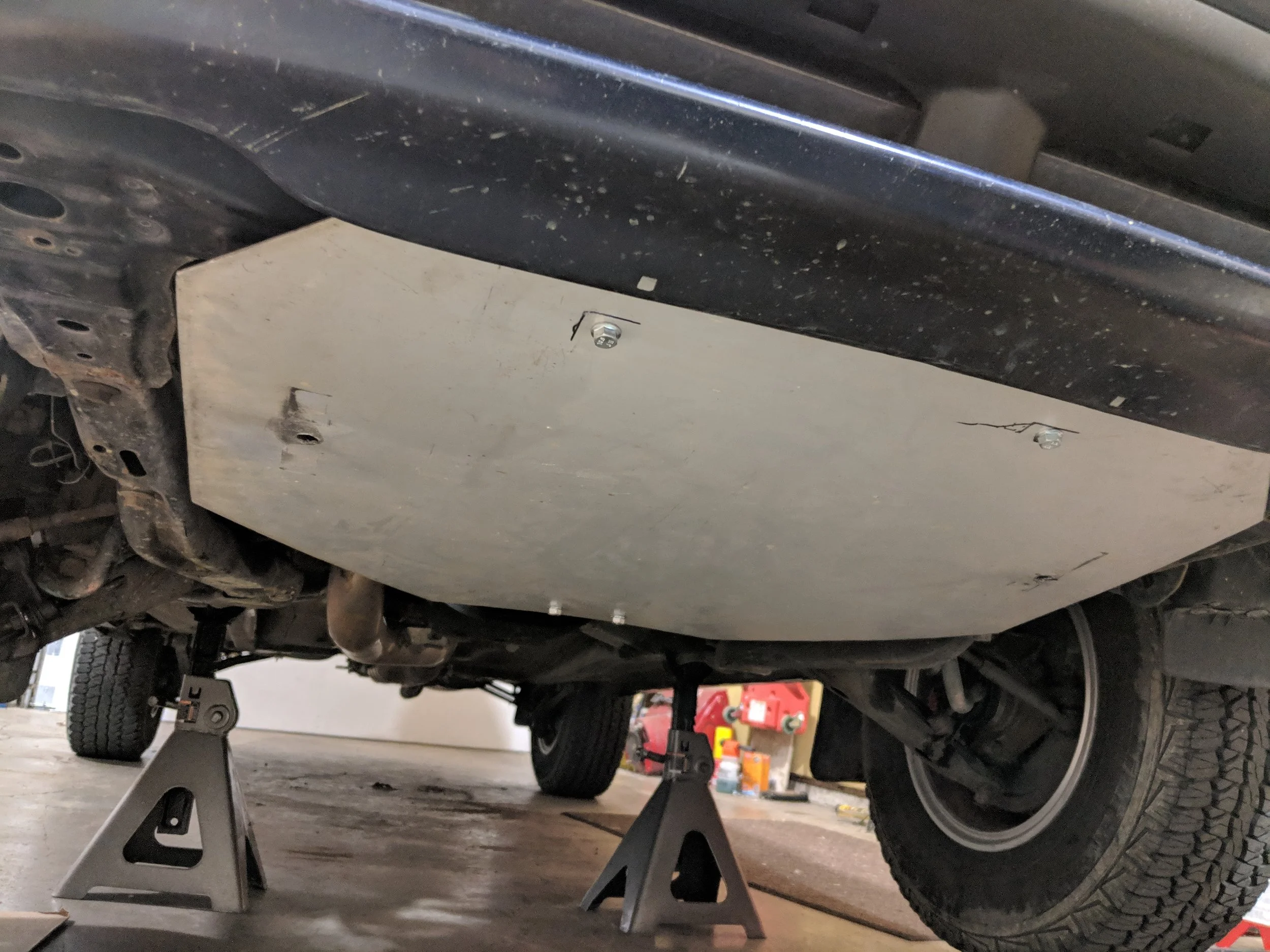 skid plate on.jpg
