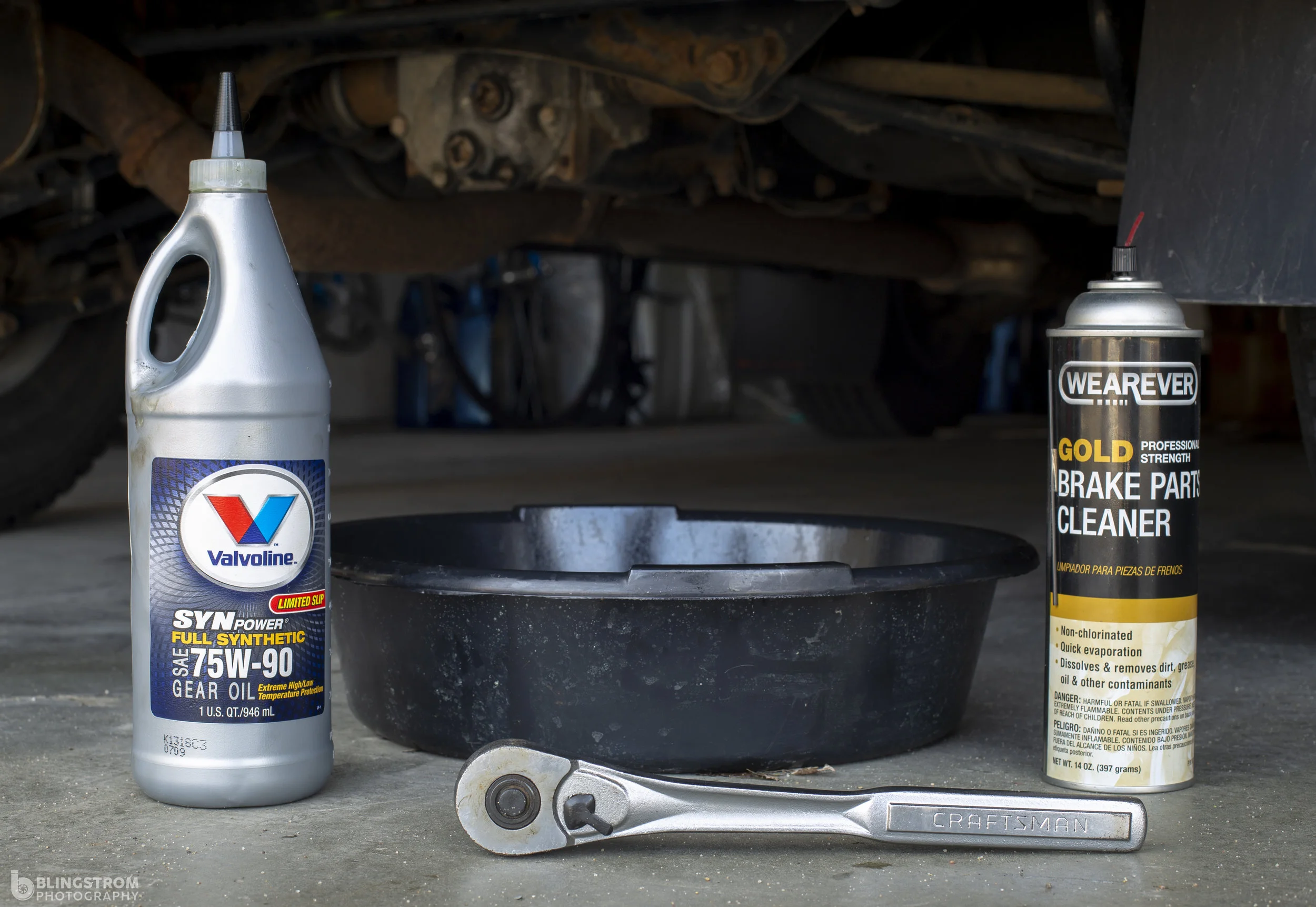 DIY Maintenance: Rear differential fluid change! Fresh fluid for your rear..... diff. 
