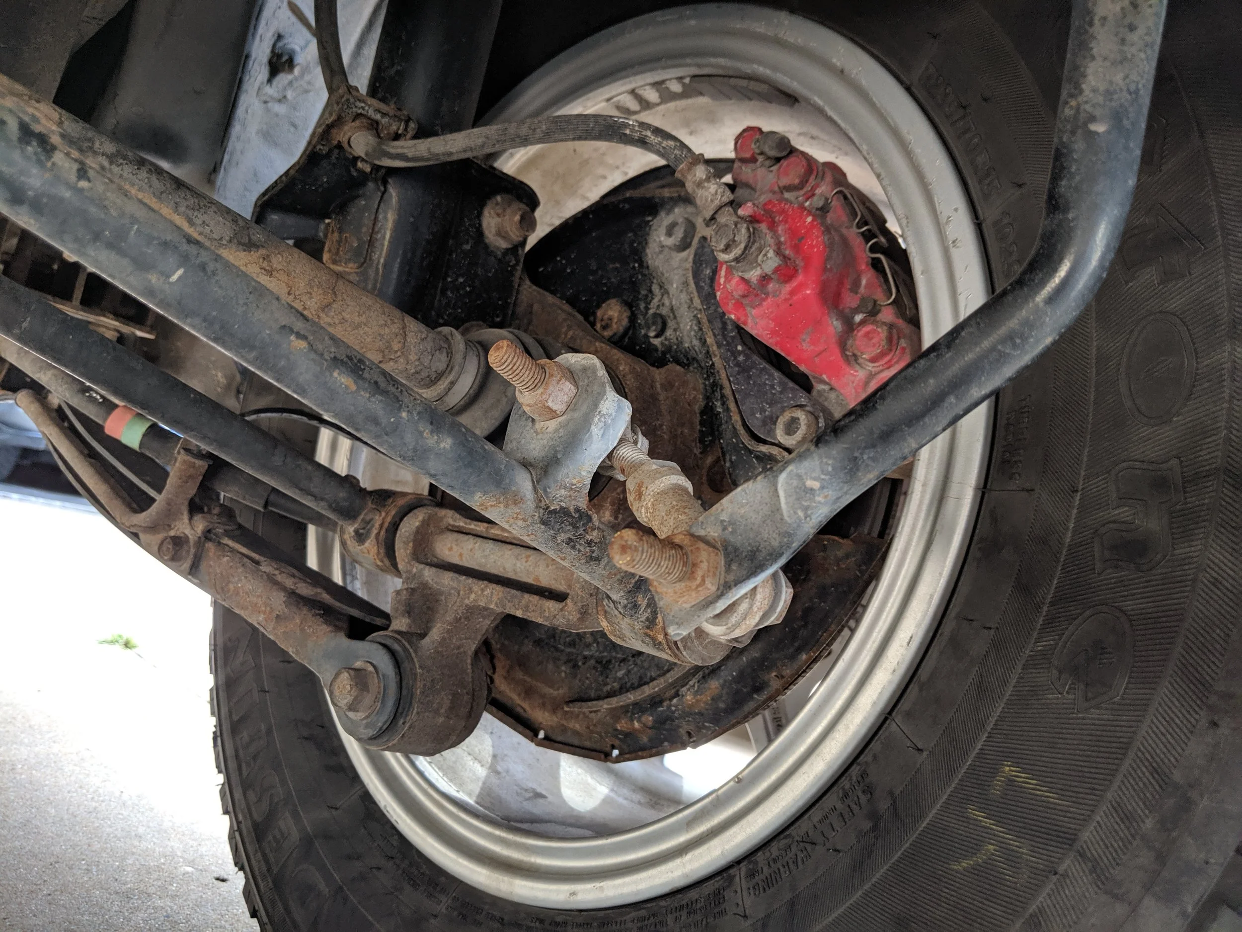 This was an often sight with these links, the sway bar would end up in this position. Note the corrosion too.