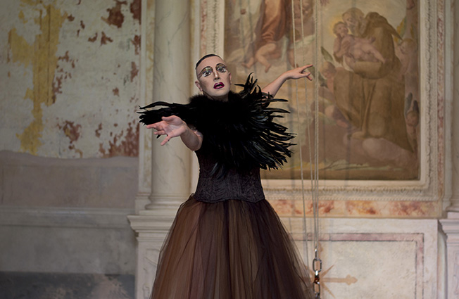  Carlos Motta,  Inverted World , here Ernesto Tomasini playing  Libera Me  from Gabriel Fauré’s  Requiem , Photo A. Mollica 