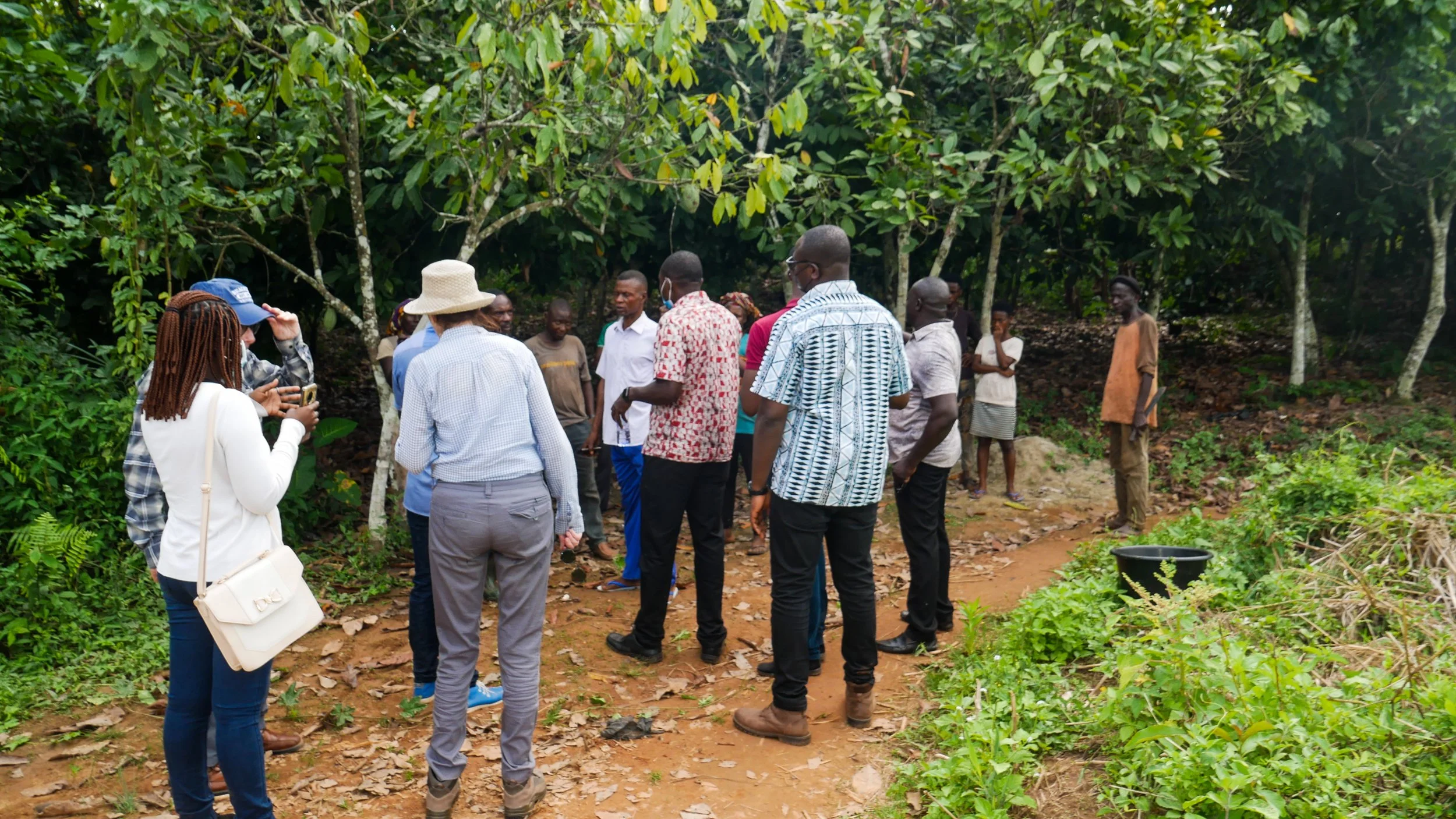 2022WalkingtowatersourceinvillageKwakuBodomP1270048.jpg