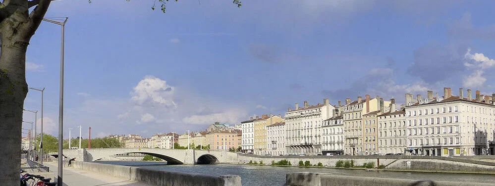 Lyon-header3.jpg