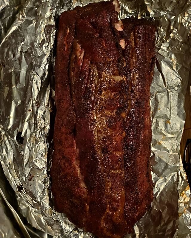 Smoked Baby Backs for North Memorial IV Team
#yummyyummyinmytummy #smoked #lowandslow #oak #charcoal #babybackribs