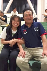 私は、中学、高校、大学、そして教員になるまで、ずっとバスケットボールの世界で生きてきました。そして私の恩師が、日本中学全国大会常連のバスケ監督として知られる増田富重先生です。バスケへの熱い思いはもちろんですが、勝つためのバスケ戦略は、実業団監督顔負けの公立中学校社会教員で、今も 栃木県のバスケ界に大きく貢献されています。