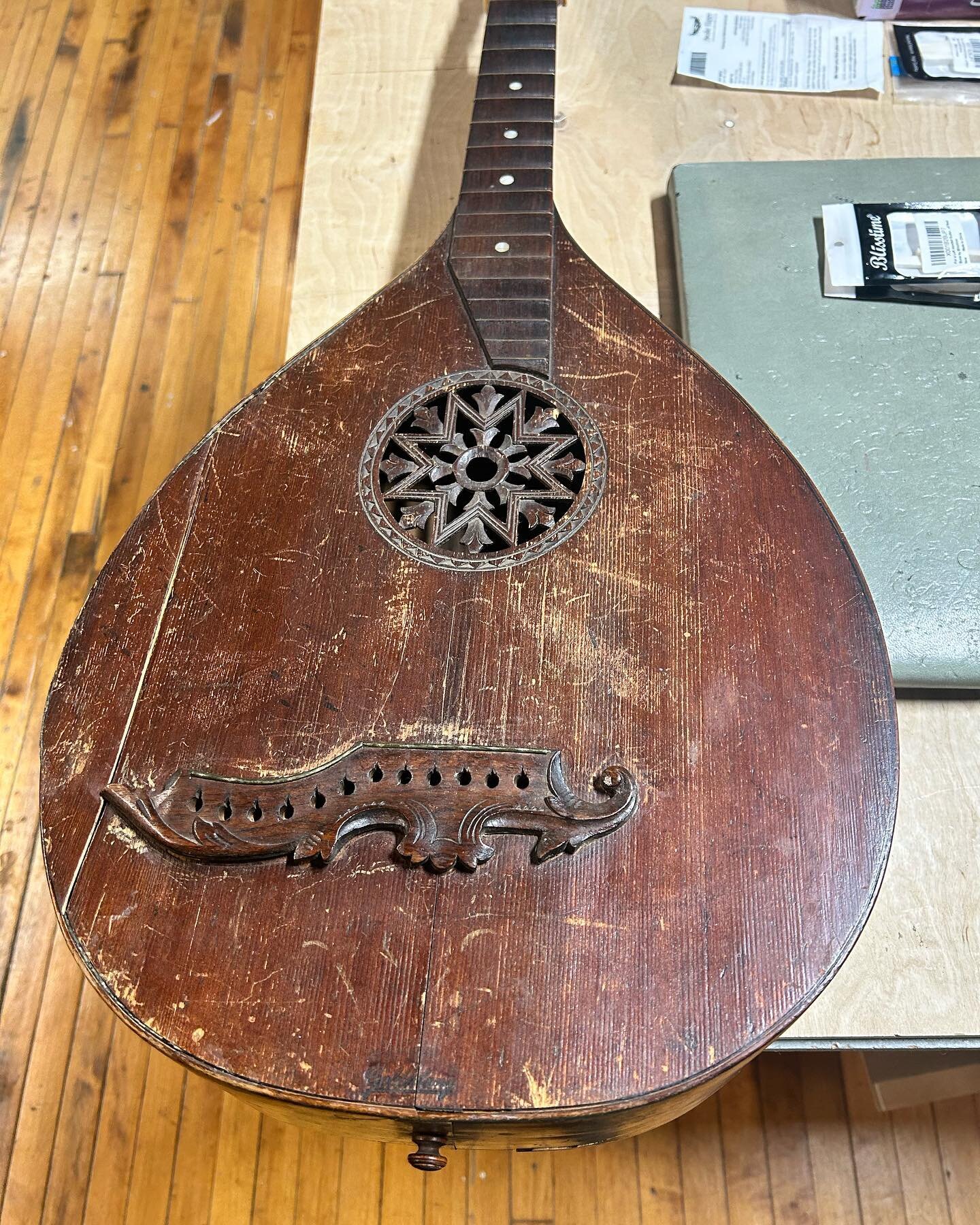 Just purchased a Goldklang lute/harp guitar from circa 1920. Still trying to hunt down more specific info. This will be a total restoration as pretty much every facet of this instrument needs servicing. This will be very rewarding. #chicagoguitarrepa