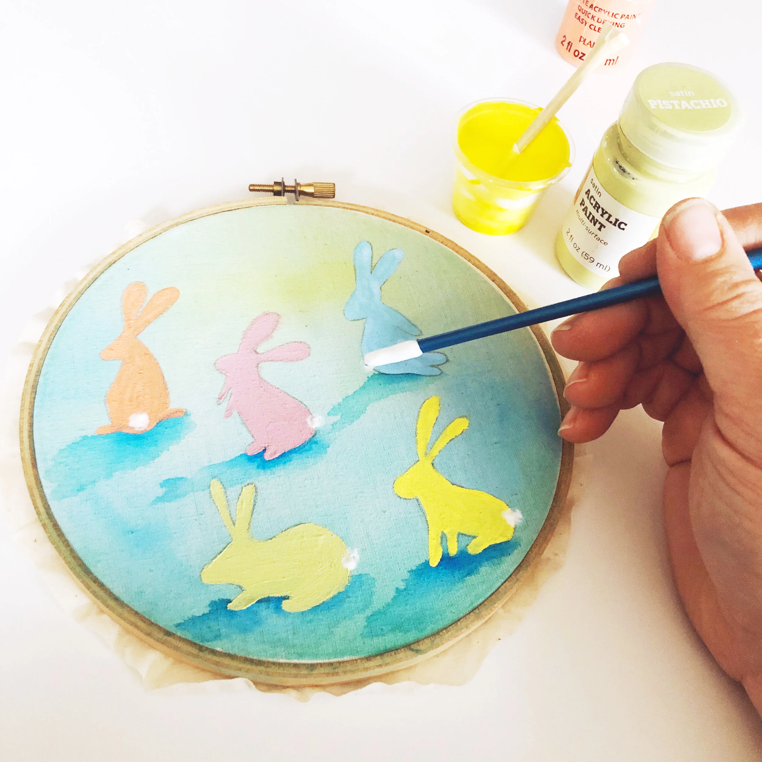 Weekend Craft: Bunny Hoop Painting