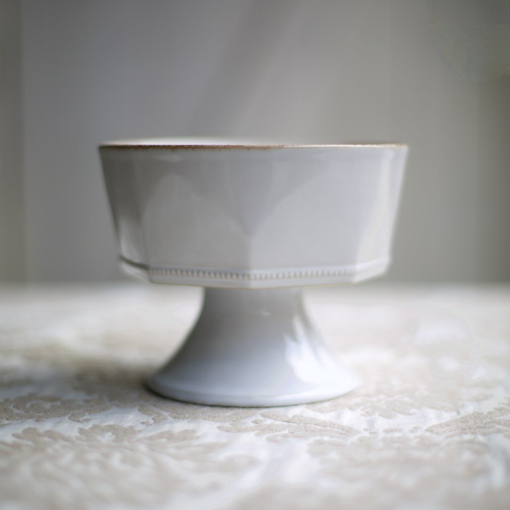 Ceramic white compote - Coupe sur pied en céramique blanche