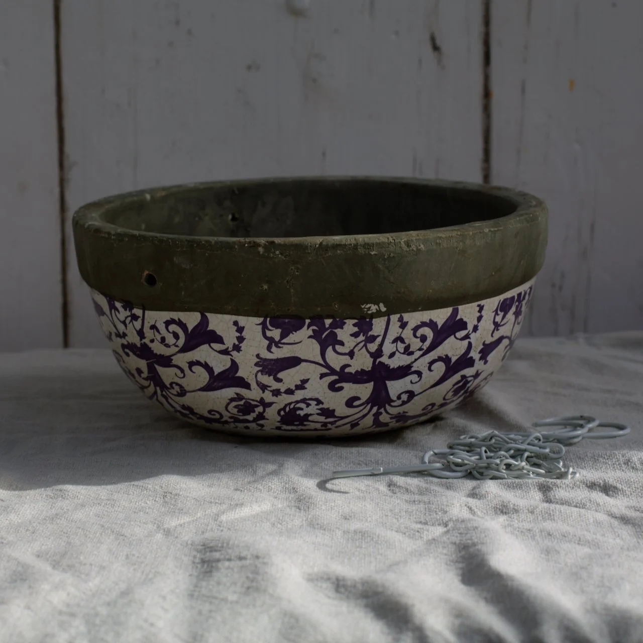 2e VIE : Suspension en céramique (motifs violets) par lot