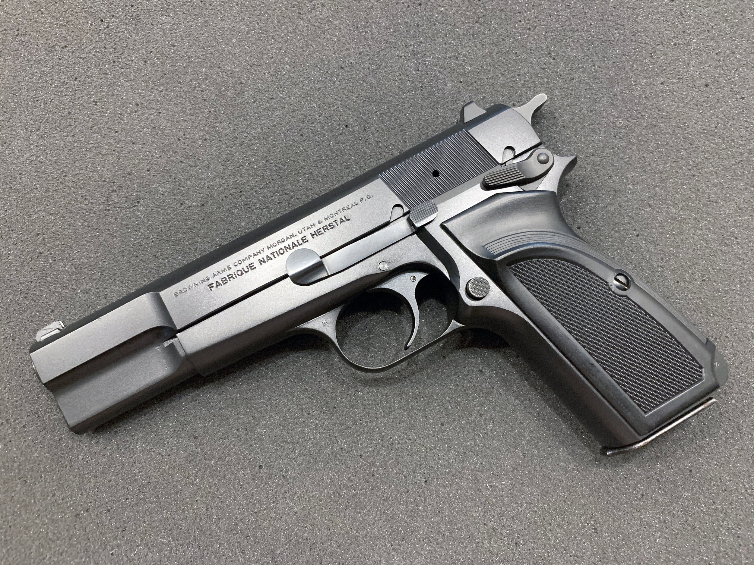 BROWNING HP (RE2)