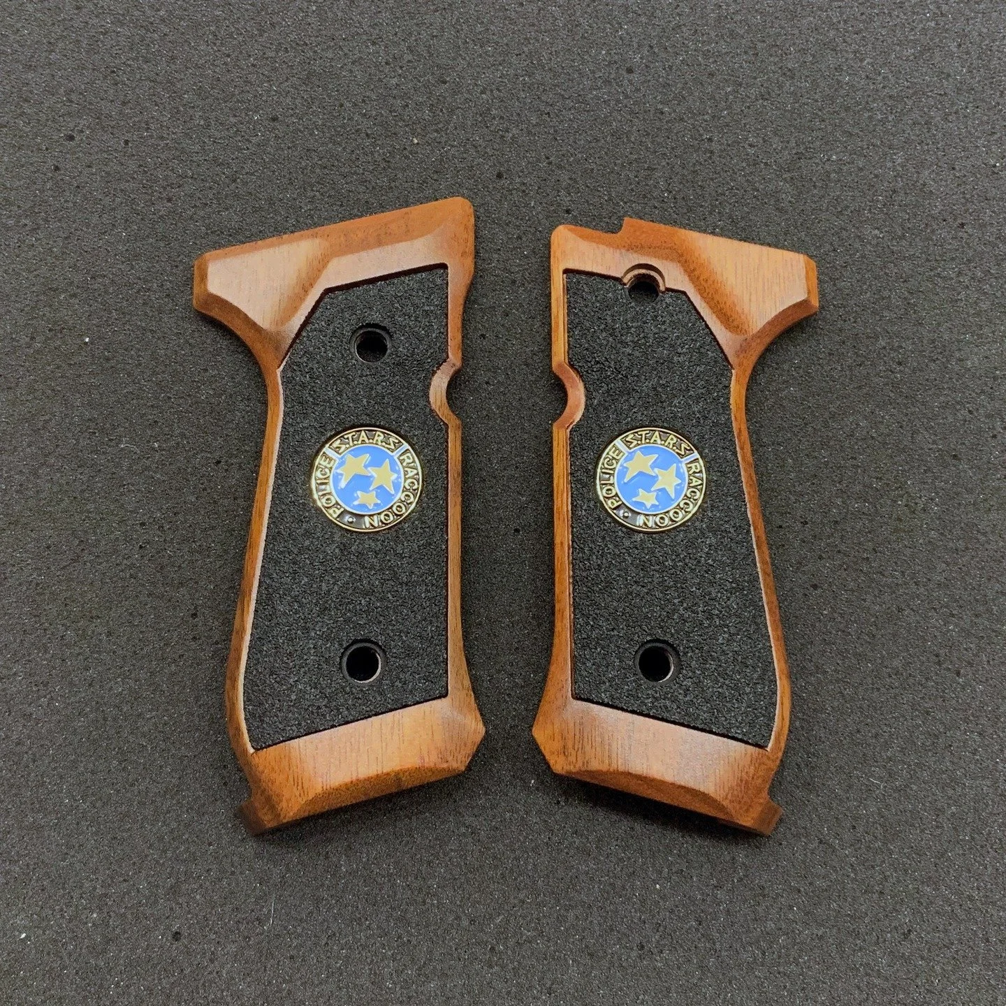 New batch of SE Wood Grips pre-order will go live this Sat. via the online shop November 8th at 1pm PST Mark your calendars so you don't miss out!