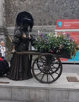 molly+malone.jpg