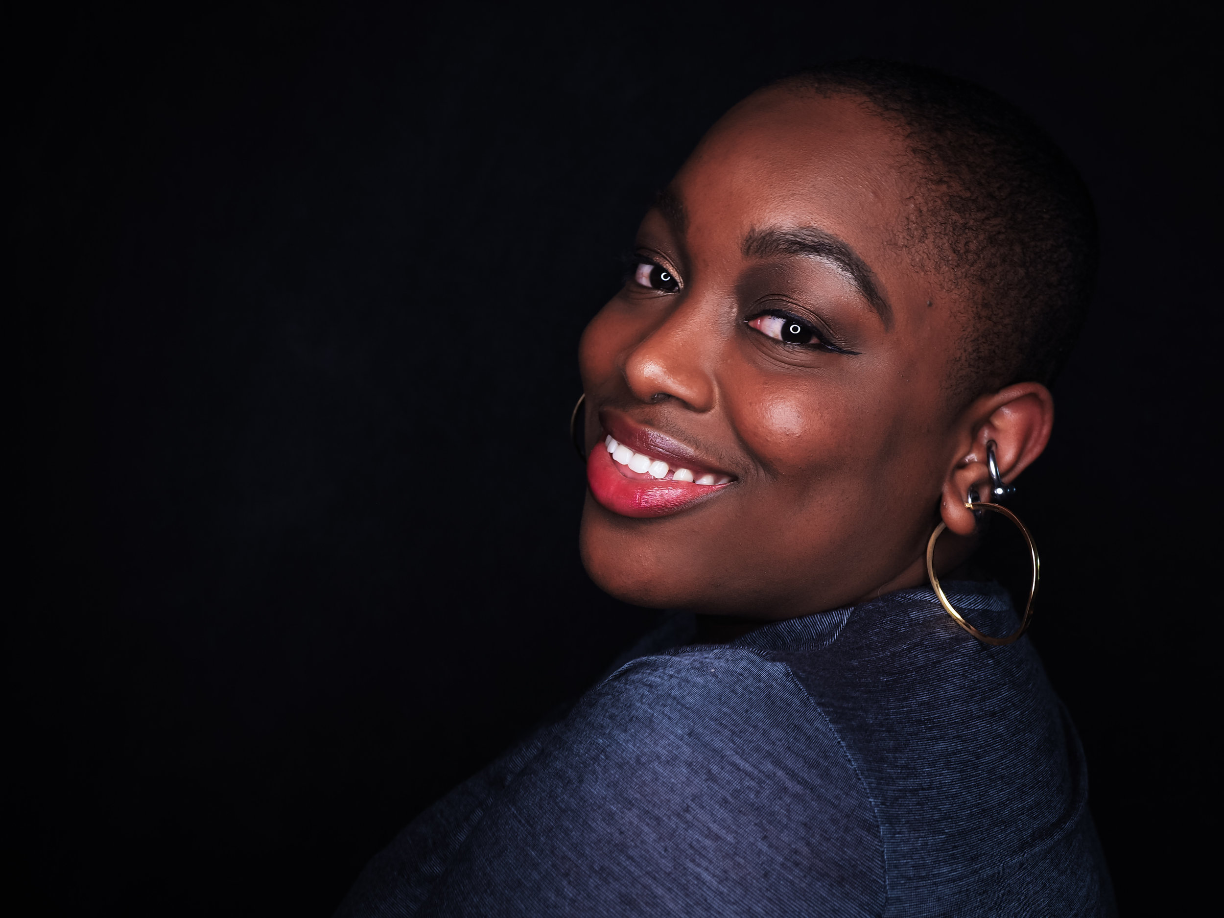 Sadé - Over the shoulder