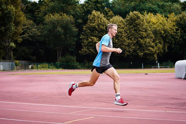 AD | #HokaRincon Yesterday was my first session I&rsquo;ve done in a while. I joined @knowjack to follow his training plan as we both prep for the Thames Trot 50 miler in Oct. 
The session was HR based and we paced off his- 1x5 min at 80% 4x 4 mins a