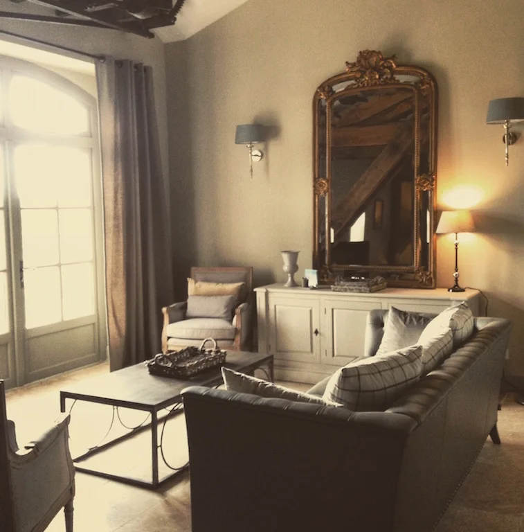 03spacious room.jpg