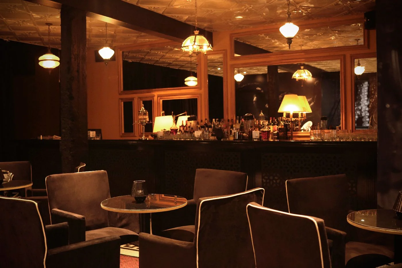 bar-1400x933.jpg