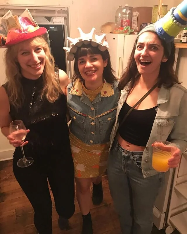 Happy birthday to my awesome wife @rachelbaiman ! We had a fun hat party last night, here’s a selection of choice hat pics 🧢🎩🎊