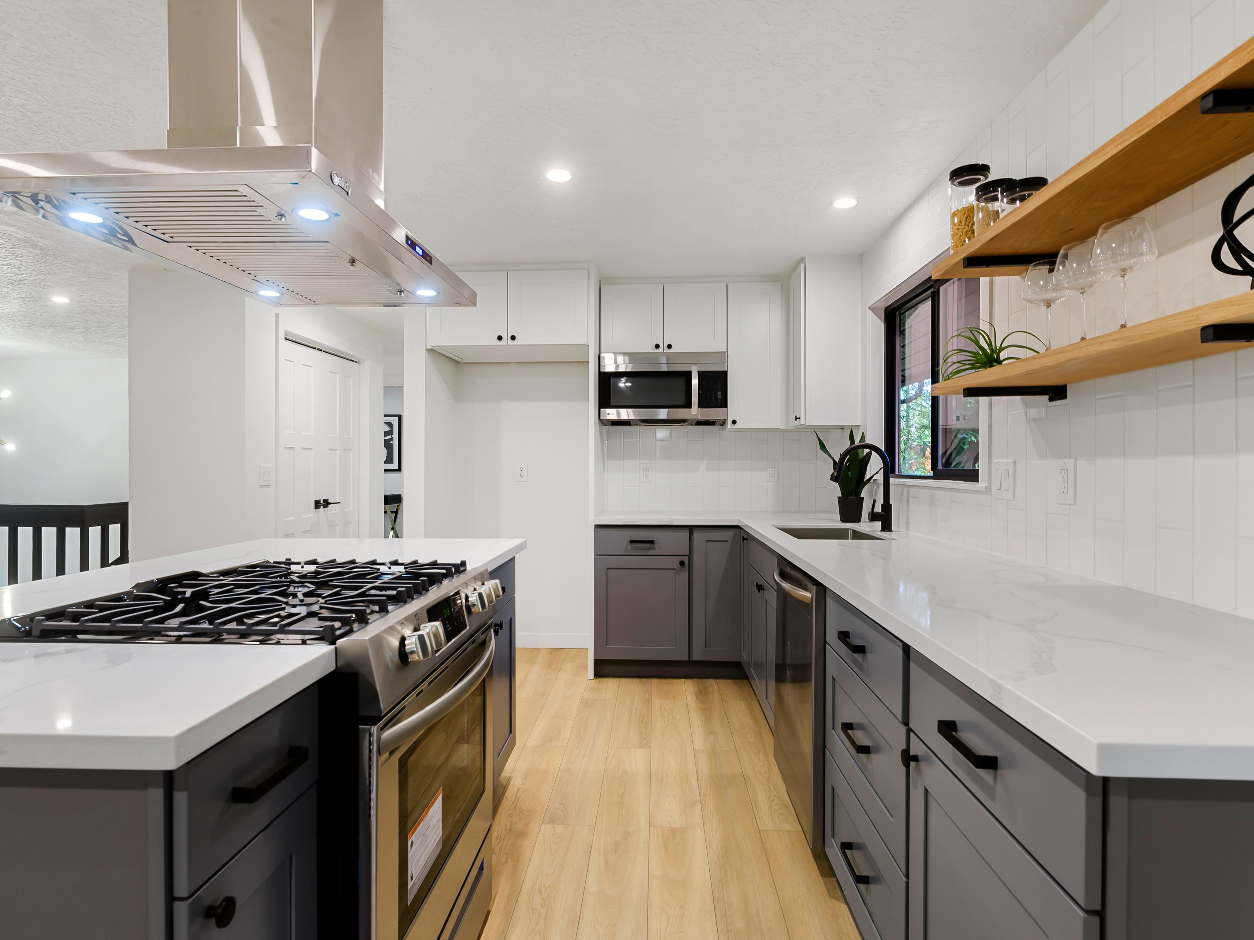 12333 SE Oatfield Rd (7 of 37).jpg
